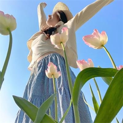 穿书后,我在七零狂揽主角气运